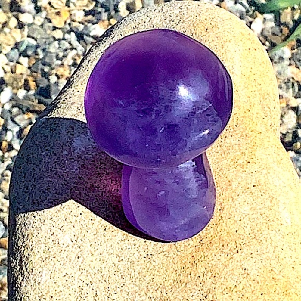 PURPLE FLUORITE QUARTZ MUSHROOM HEALING STONE 2 1/2 IN TALL NEW